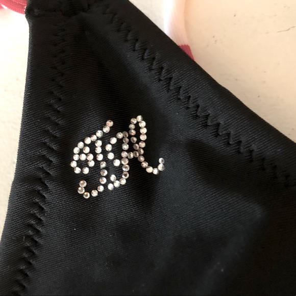 NWOT TOMMY Hilfiger Bikini top. Size Large - Picture 2 of 5